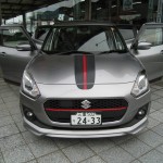 レーシングストライプがアクセントになってます!!