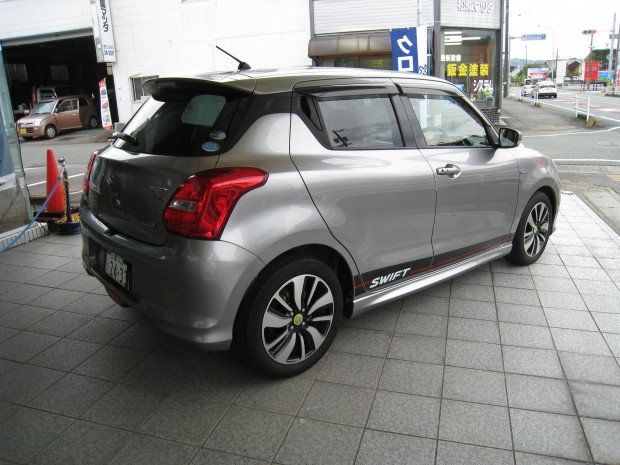 エアロパーツも付いてカコイイです!!