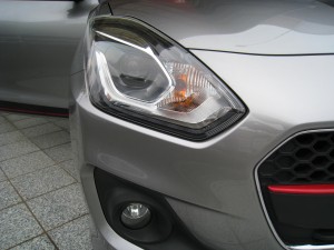 ヘッドライトのとてもきれいです。フォグランプ付！！