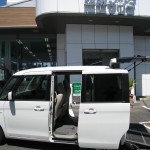 左右スライドドアで車いすのサポートも便利です。