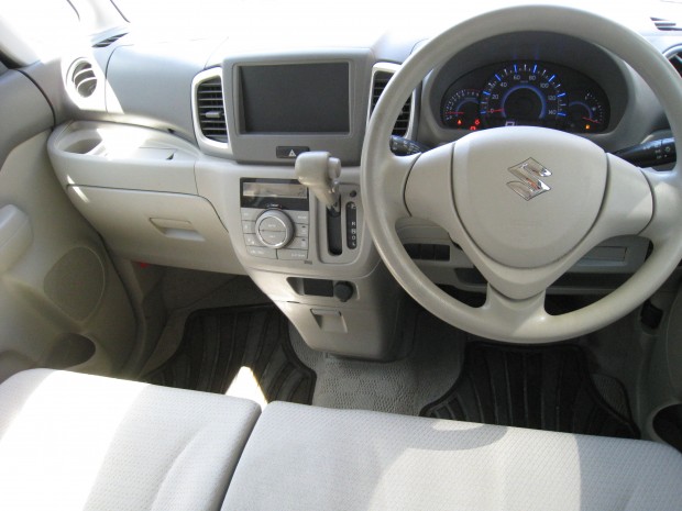 内外装ともに美品の特選車です。